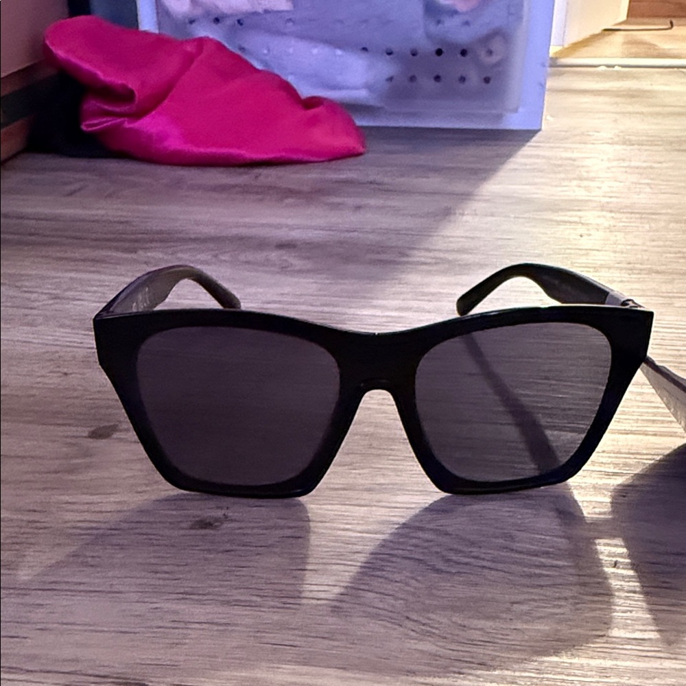 West Loop Black Square Sunglasses 22 07 1.0 ea. NWT